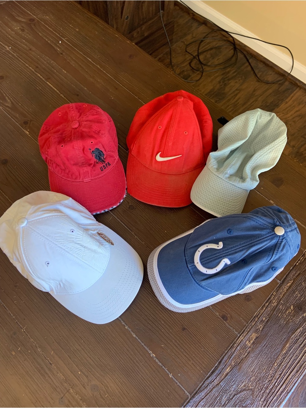 Bundle of 5 Men’s & Unisex Baseball Caps – Nike, Colts & More